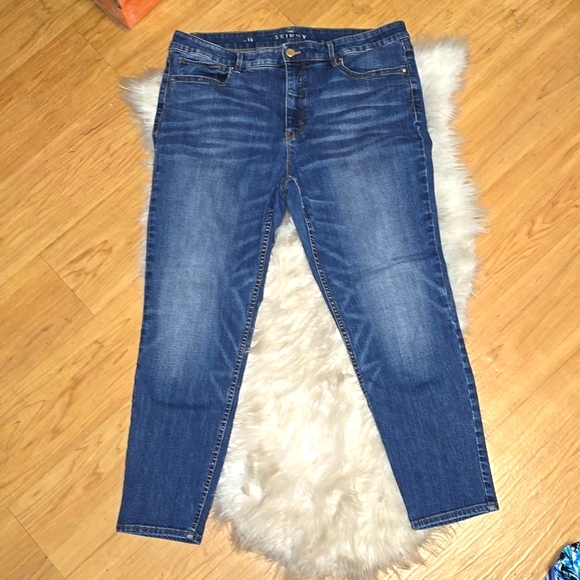 WHBM White House Black Market curvy skinny jeans medium wash 14 - Picture 4 of 12